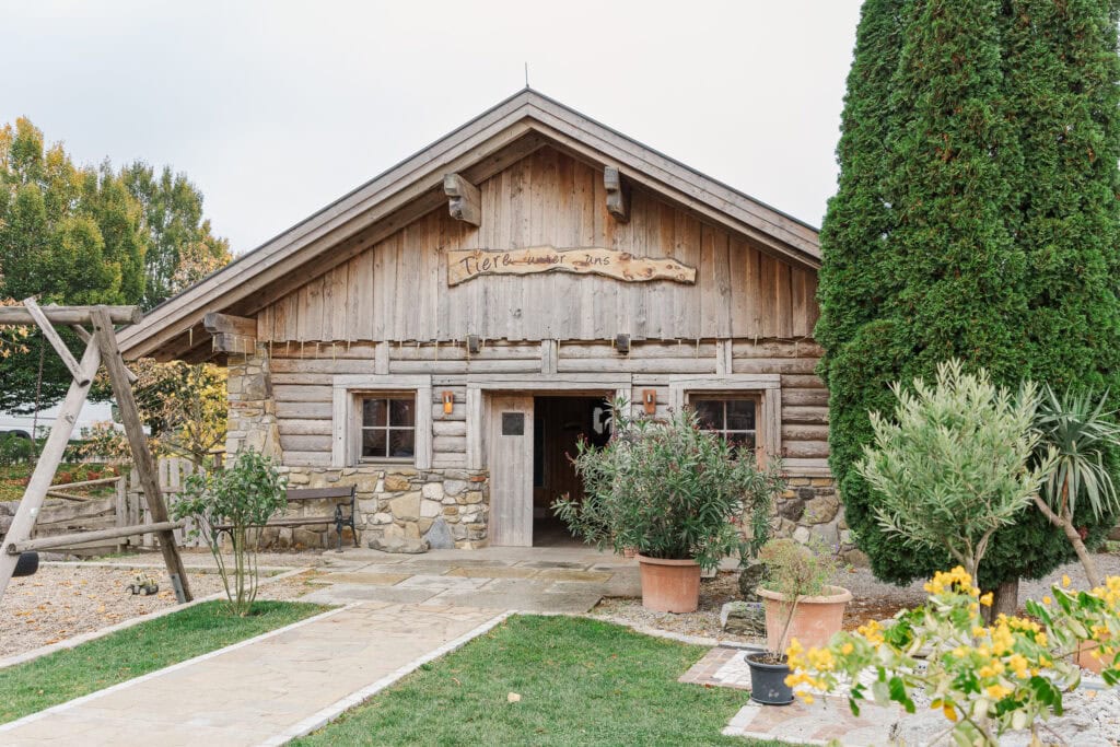 hochzeit feichthub stall mit kleintieren und lamas