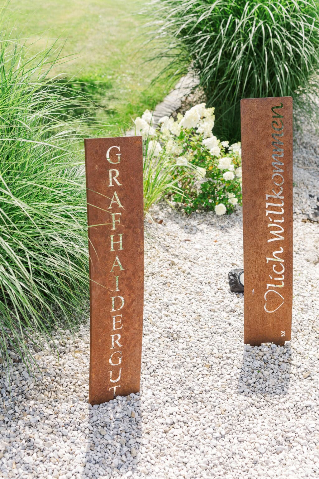 hochzeit grafhaidergut garten schild