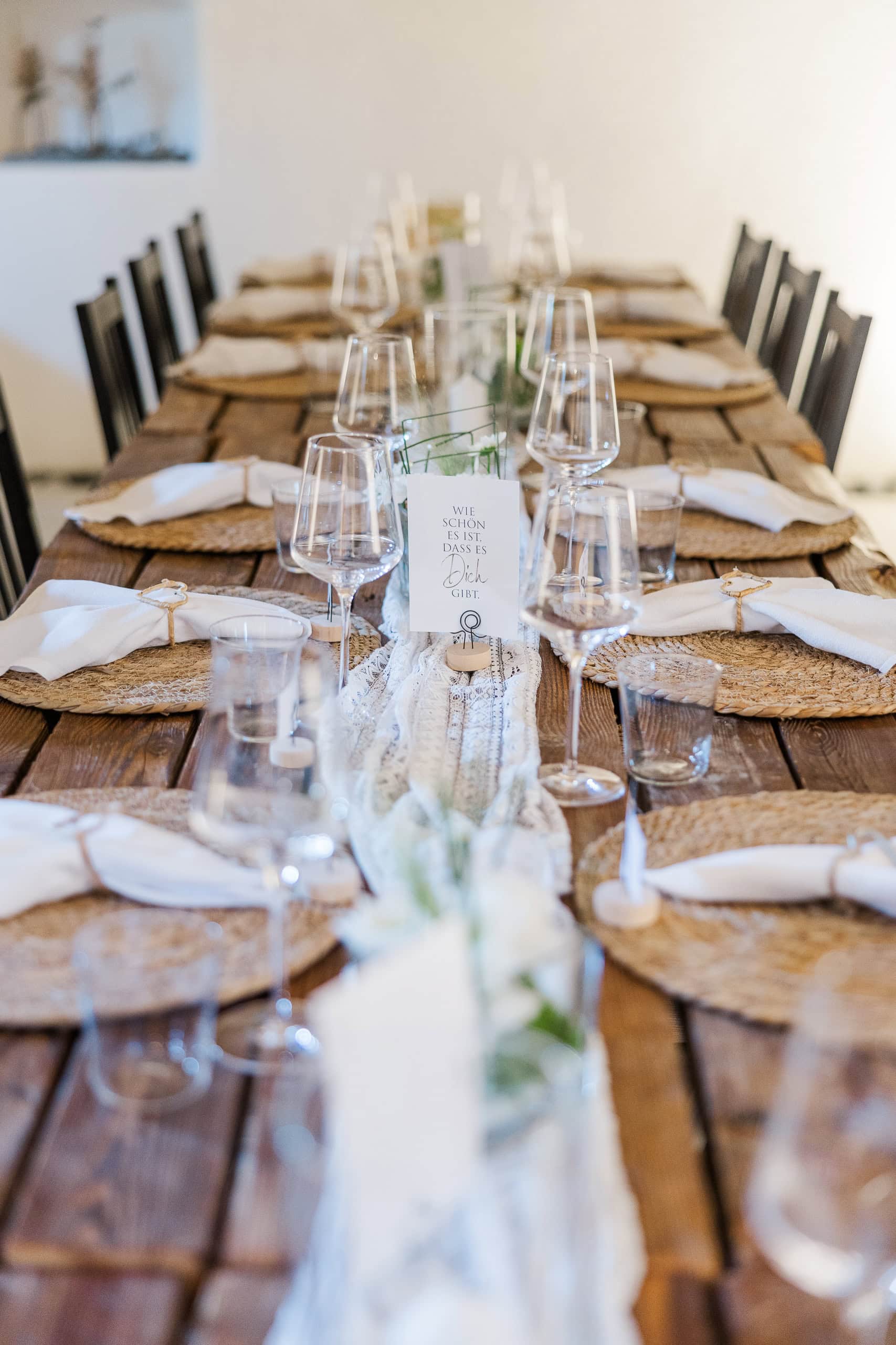 hochzeit grafhaidergut tisch gedeckt abendessen