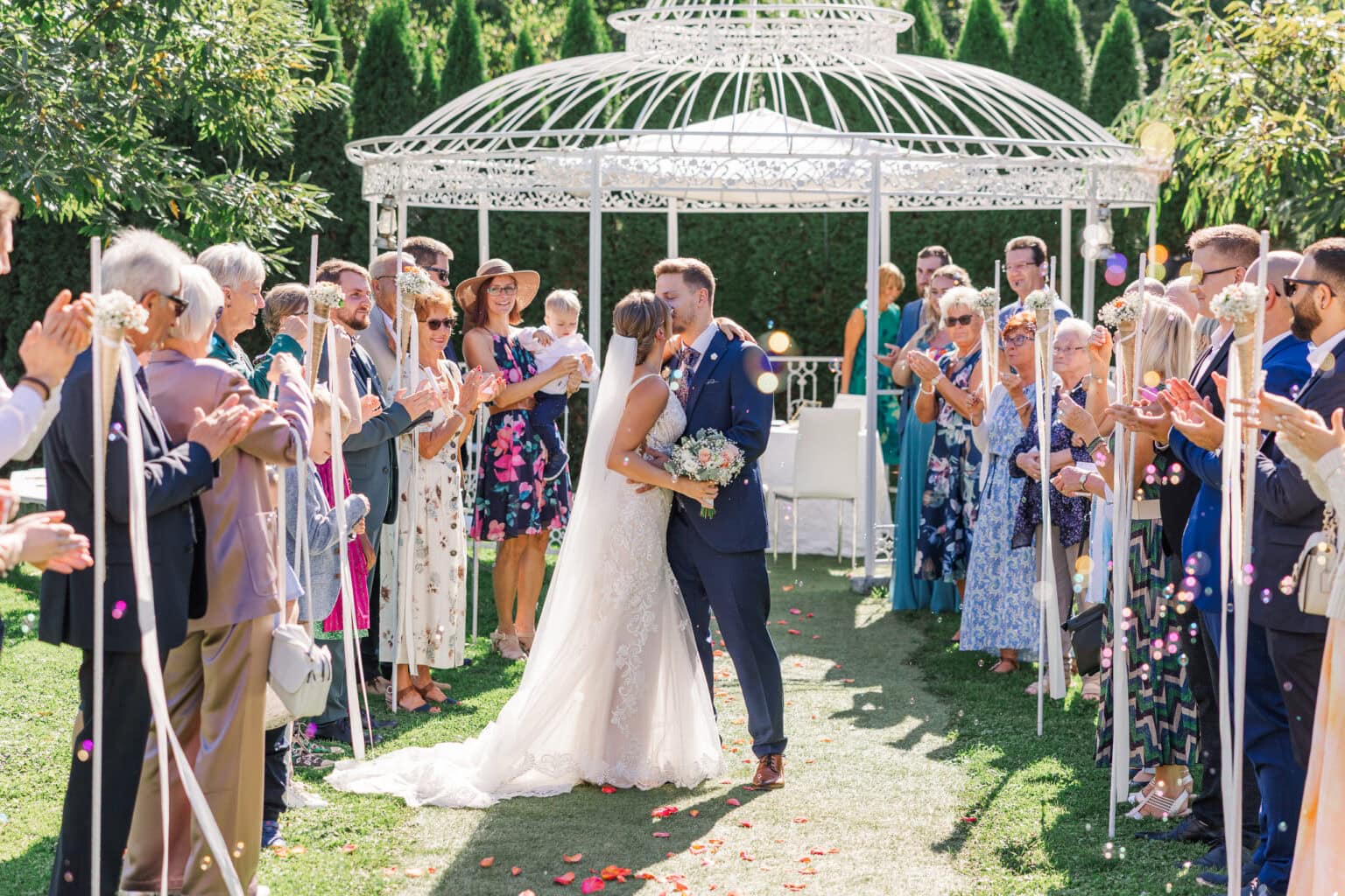 hochzeit presshaus aschach auszug nach trauung