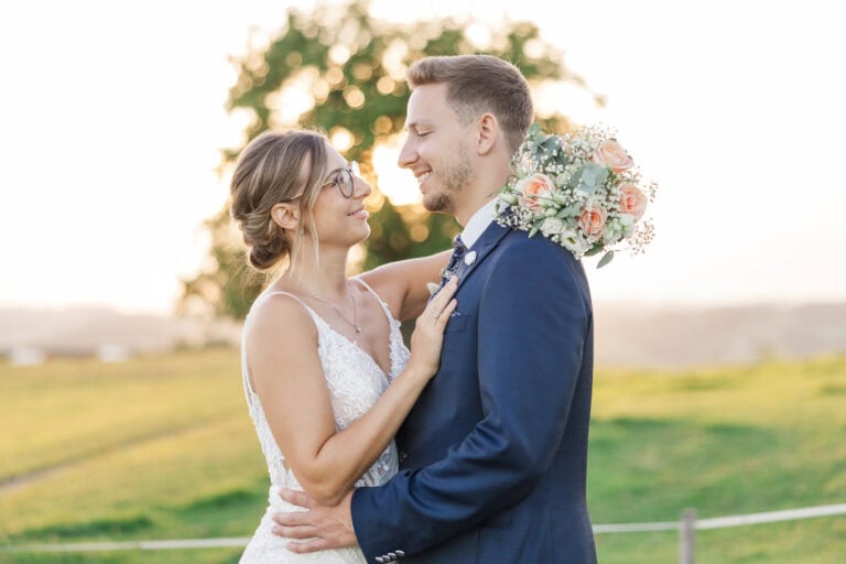 hochzeit presshaus aschach brautpaar im sonnenuntergang