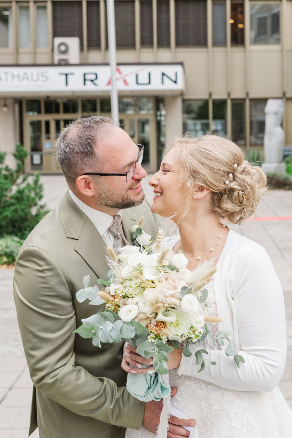 hochzeit oberbauergut first look vor standesamt